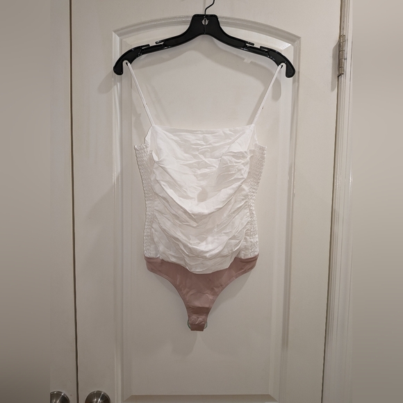 12. NWOT AMANDA UPRICHARD LAVINIA BODYSUIT IN WHITE - Picture 6 of 7